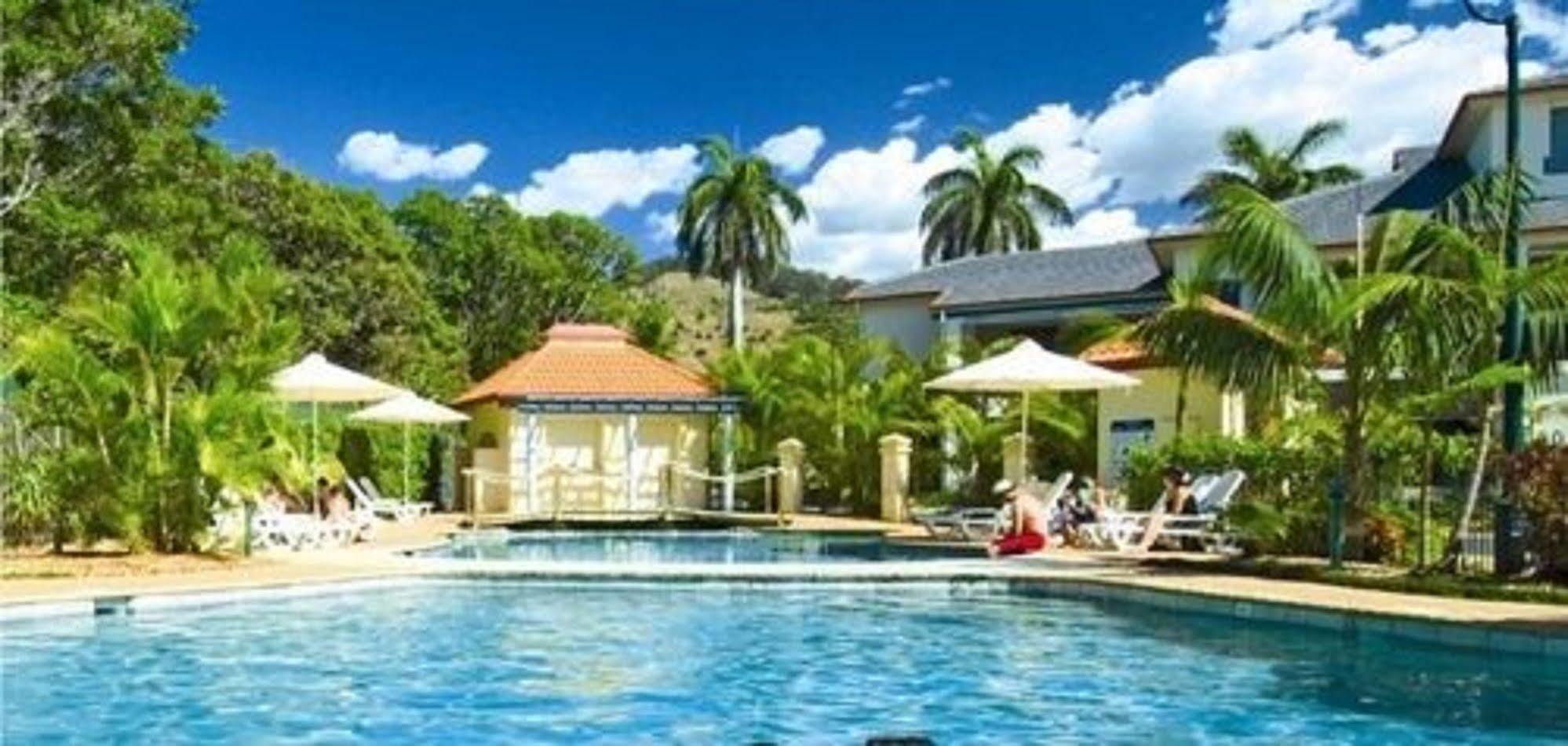 Aqualuna Beach Resort Sapphire Beach Exterior foto